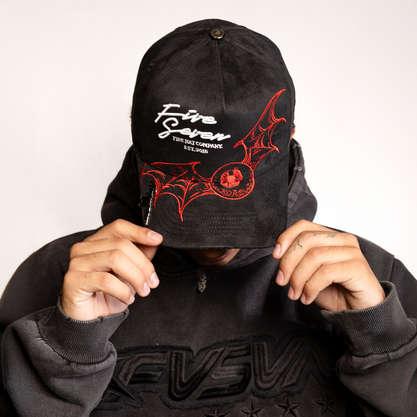 𝐅𝐯𝐬𝐯𝐧 𝐄𝐲𝐞𝐬 𝐖𝐢𝐧𝐠𝐬