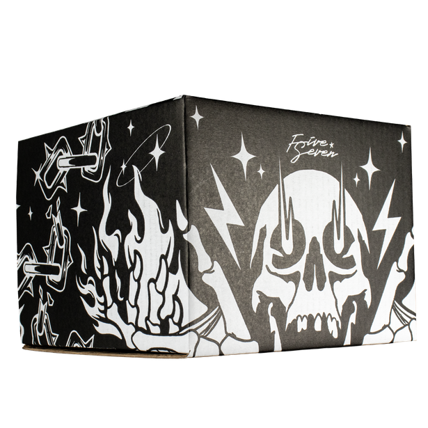 Full set Flames, caja, cubre polvo y accesorio.