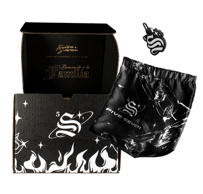 Full set Flames, caja, cubre polvo y accesorio.