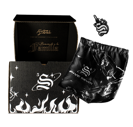 Full set Flames, caja, cubre polvo y accesorio.