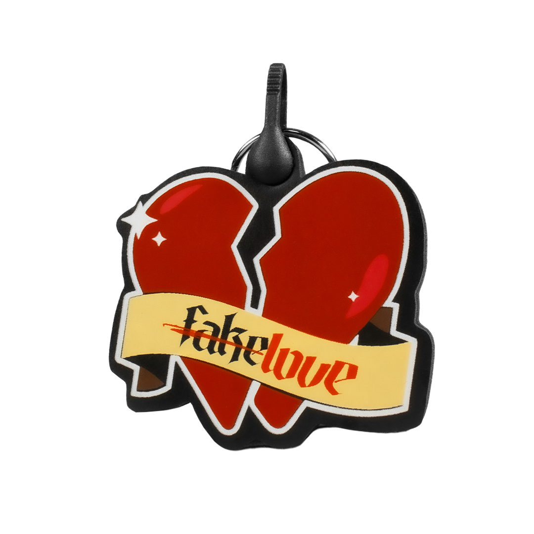 Full Set Fake Love (caja, cubre polvo y llavero)