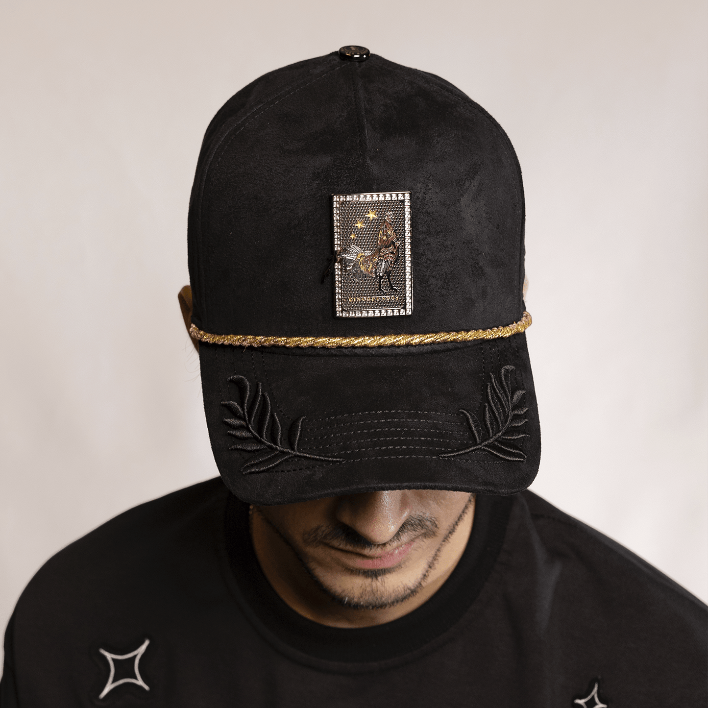 Gorra Carta Gallo Guirnaldas Black - Cincopunto7