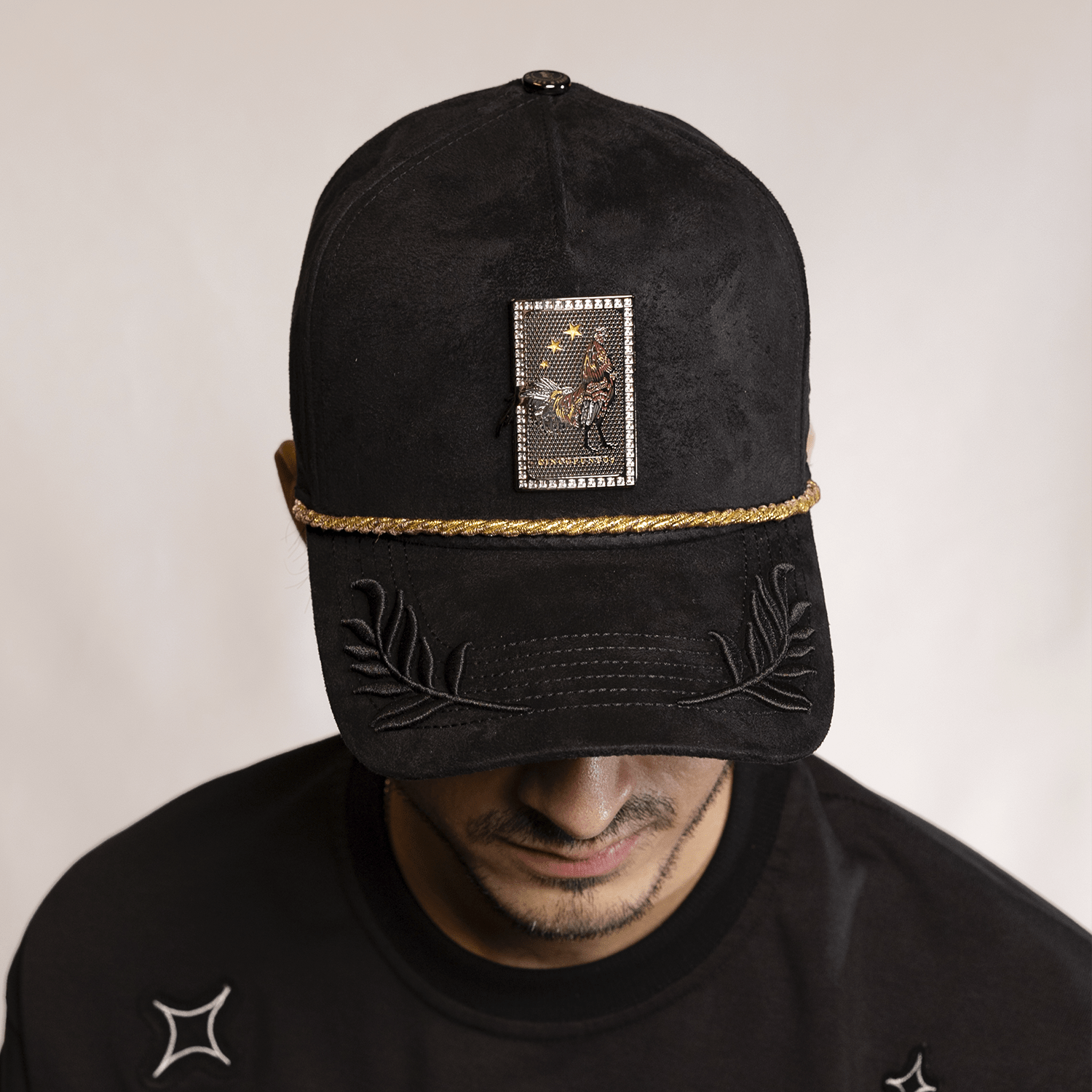 Gorra Carta Gallo Guirnaldas Black - Cincopunto7